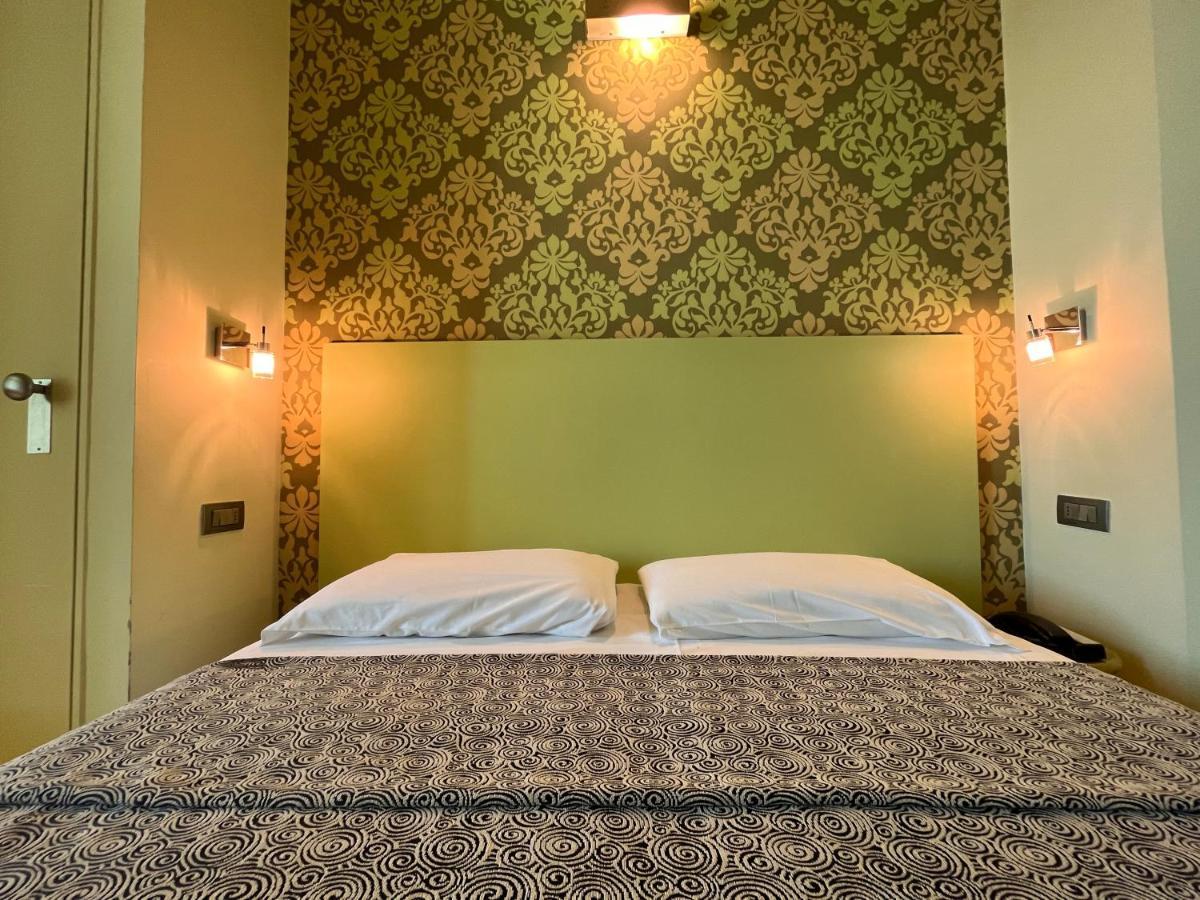 Hotel Perla - The Storyhoteller Riccione Exteriör bild
