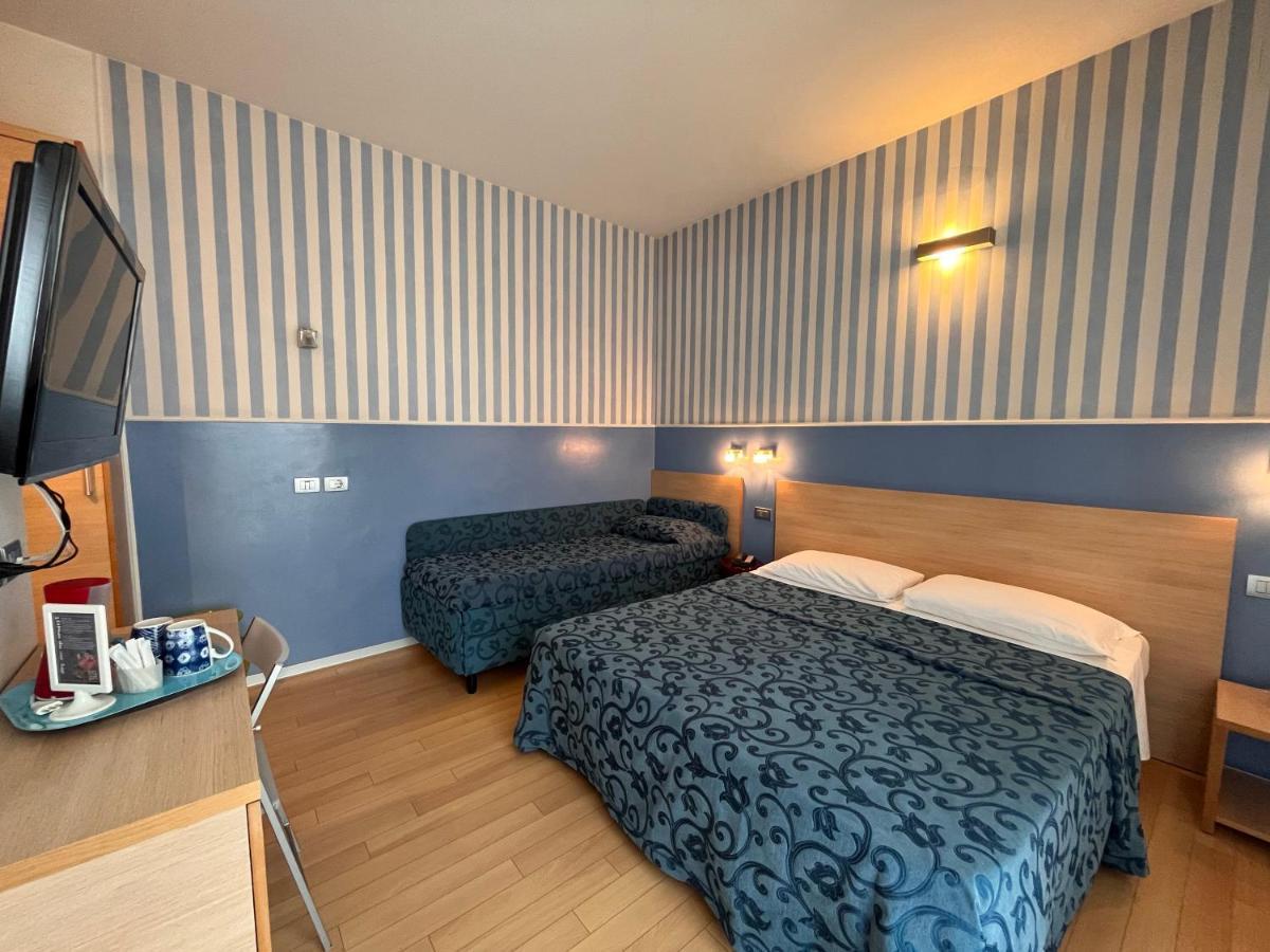 Hotel Perla - The Storyhoteller Riccione Exteriör bild