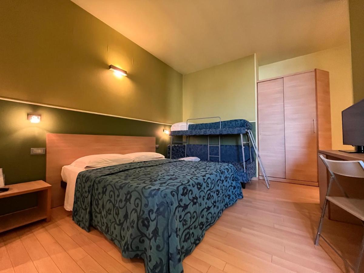 Hotel Perla - The Storyhoteller Riccione Exteriör bild