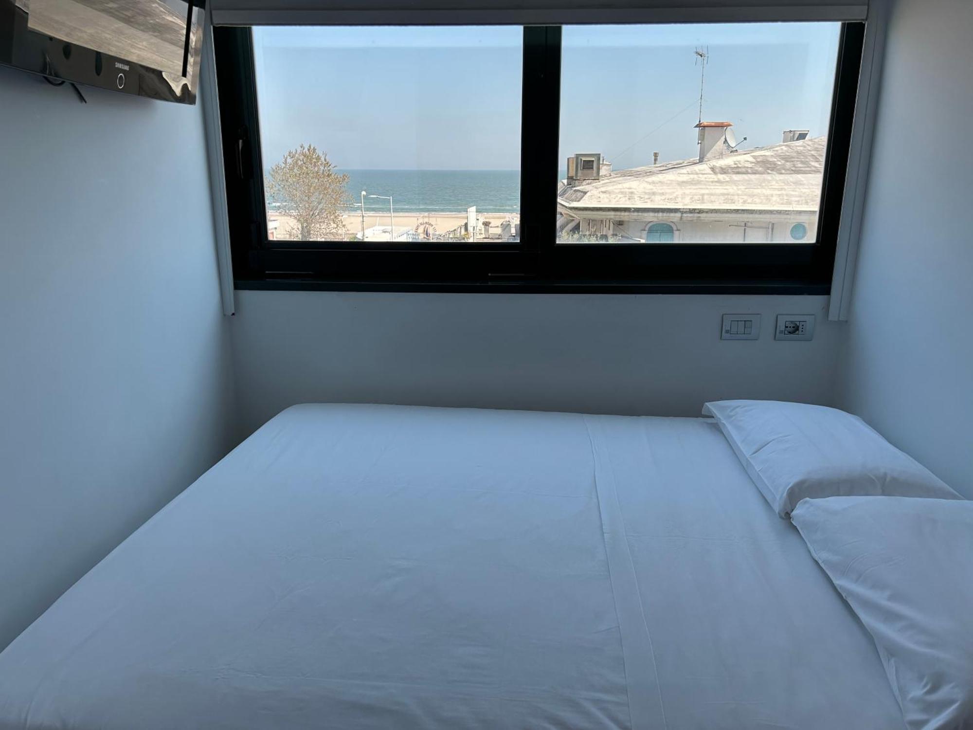 Hotel Perla - The Storyhoteller Riccione Exteriör bild