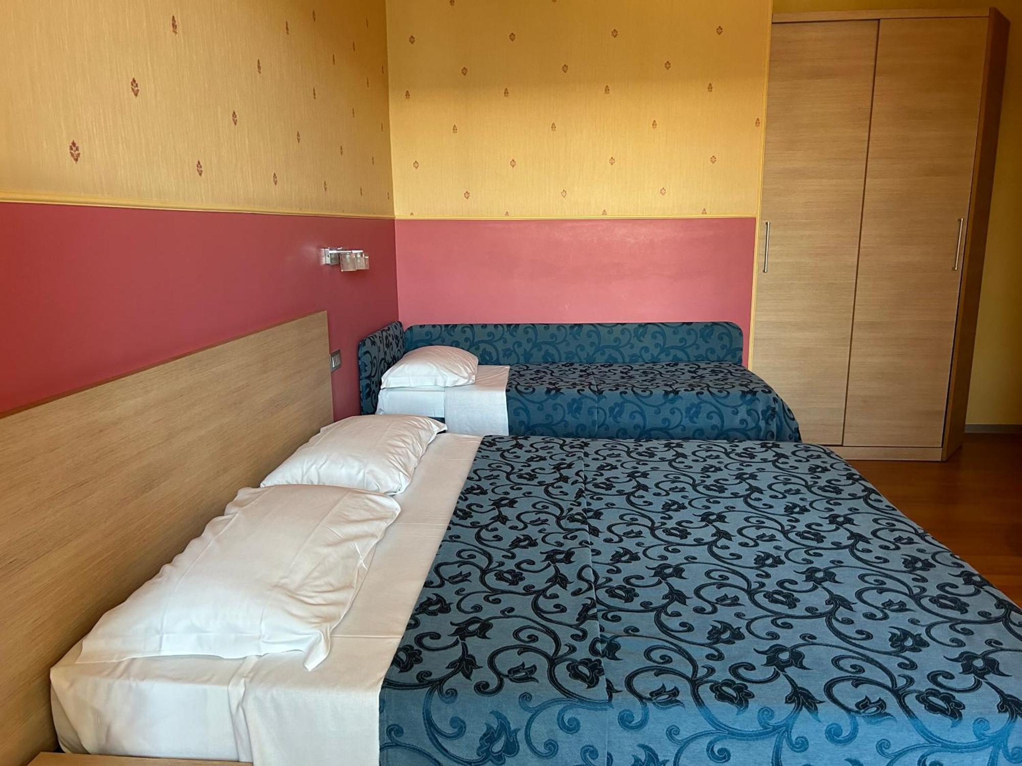Hotel Perla - The Storyhoteller Riccione Exteriör bild
