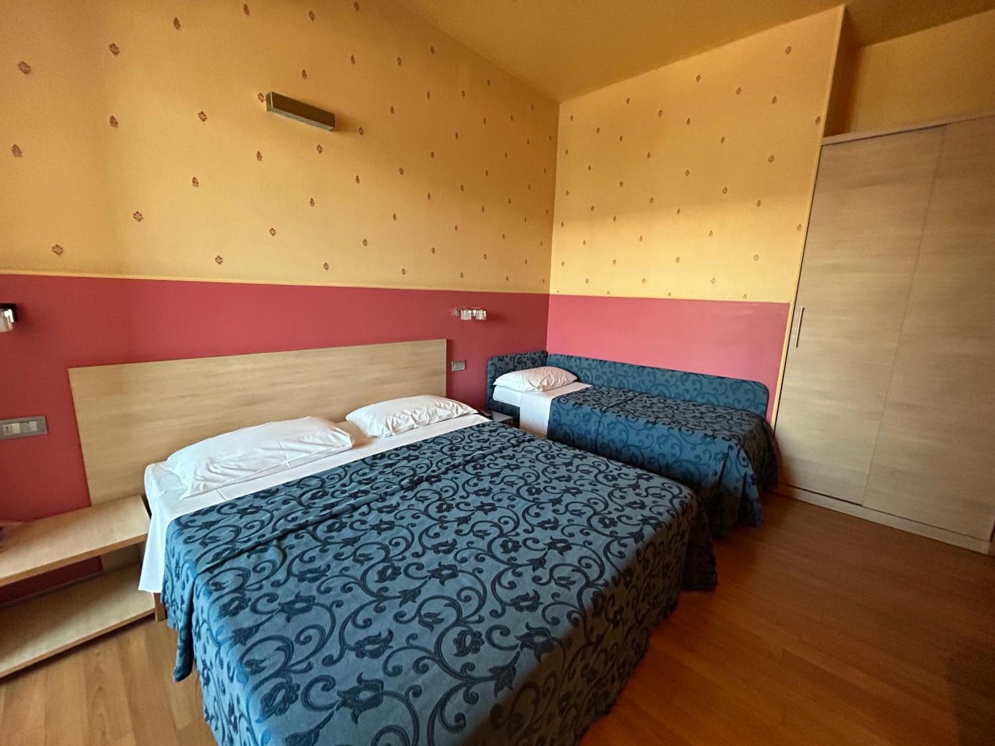 Hotel Perla - The Storyhoteller Riccione Exteriör bild